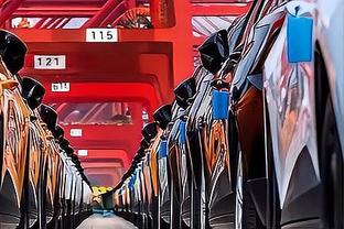 ?♀️走走逛逛！王霜漫步伦敦晒城市景点：不同角度的塔桥